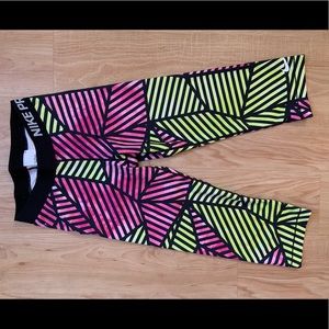 Nike pro crop leggings